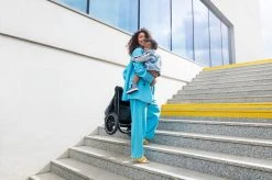 Kinderkraft Nea Midnight Black 2-in-1 Kinderwagen KSNEA000BLK2000 -KinderReisWereldNederland kinderkraft nea 2 in 1 kinderwagen sfeer 2