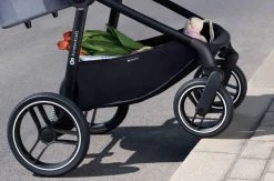 Kinderkraft Nea Deep Grey 2-in-1 Kinderwagen KSNEA000DGR2000 -KinderReisWereldNederland kinderkraft nea 2 in 1 kinderwagen sfeer 8 1