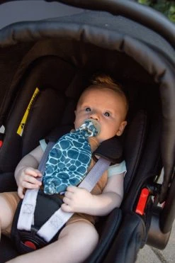 MamaLoes Marly Zwart 3-in-1 Combi Kinderwagen Incl. Autostoel ML050101 -KinderReisWereldNederland mamaloes marly kinderwagen black rose 9